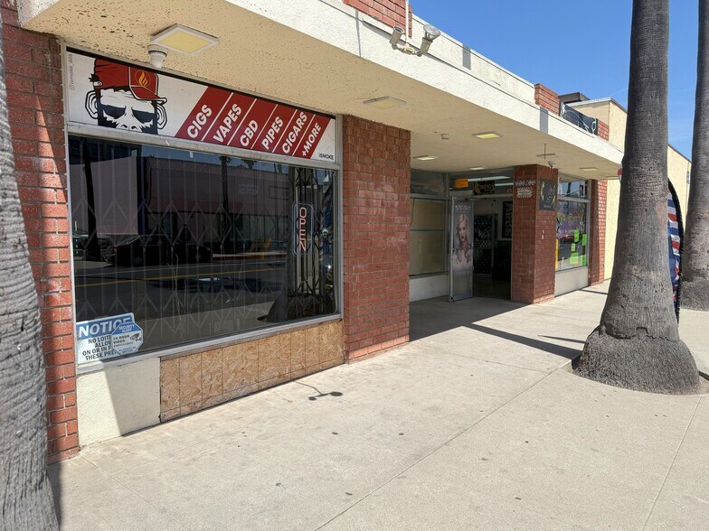 Primary Photo Of 321-325 S C St, Oxnard Storefront For Lease