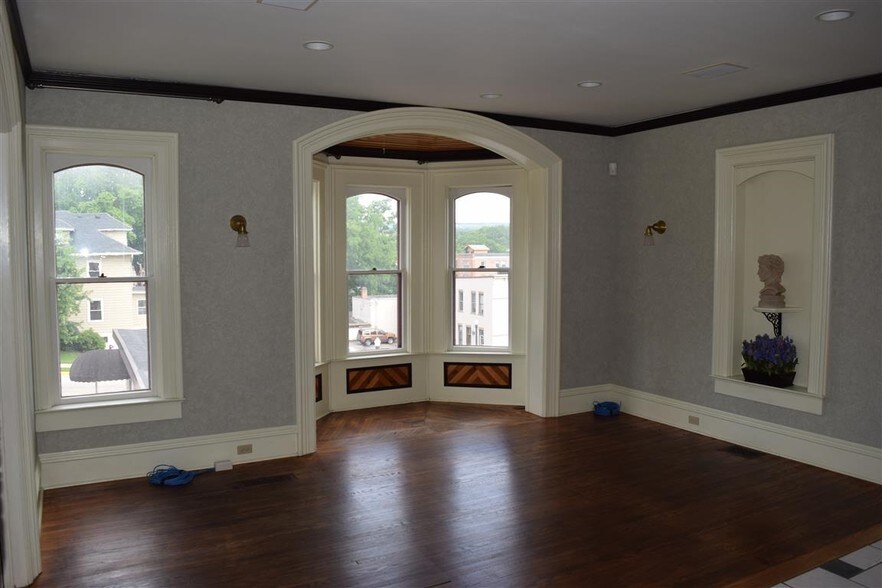 More Photos Of 138 1st St, Baraboo Office For Sale