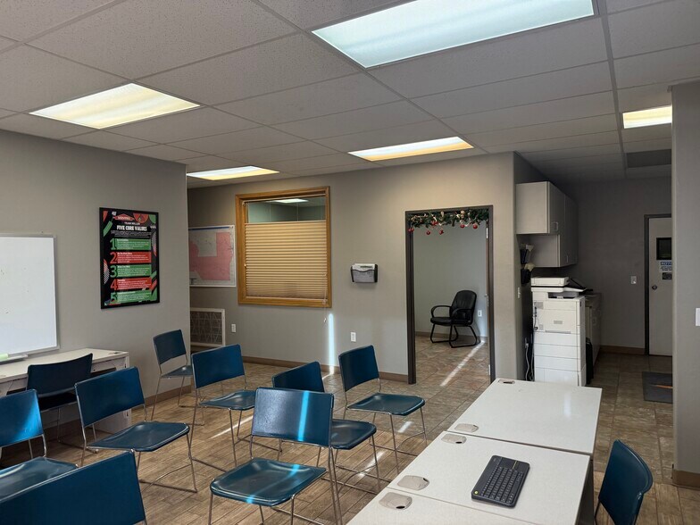 More Photos Of 2990 N Townsend Ave, Montrose Light Distribution For Sale