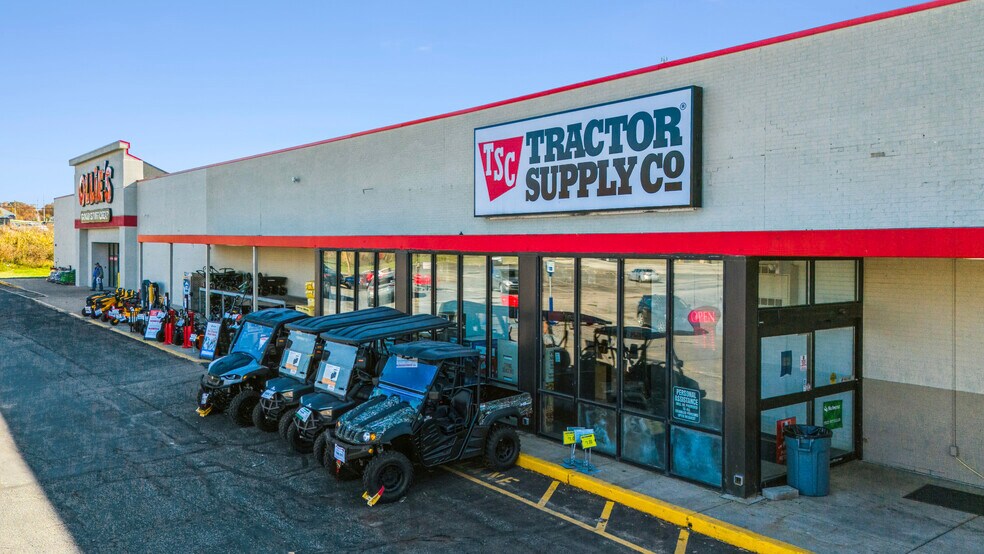 More Photos Of 2135-2145 E State Highway 54, Linton Storefront For Sale