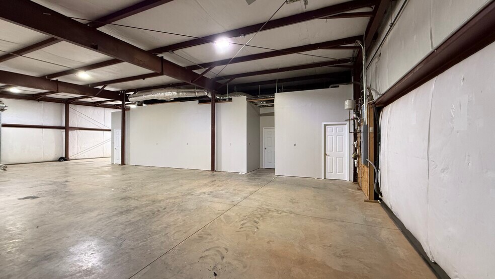 More Photos Of 154 W Park Ct, Talbott Industrial For Lease