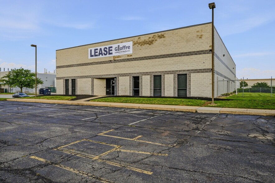 Primary Photo Of 53 Mccullough Dr, New Castle Warehouse For Lease