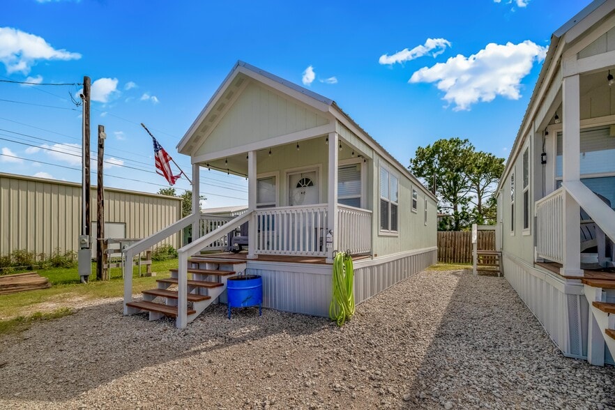 More Photos Of 702 8th St, Port Lavaca Manufactured Housing Mobile Home Park For Sale