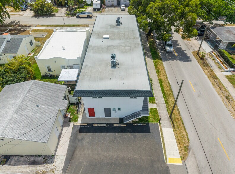 More Photos Of 1859 Lincoln St, Hollywood Apartments For Sale