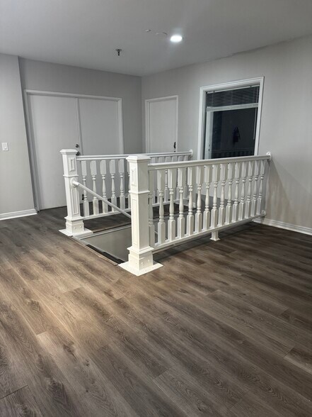 More Photos Of 9414-9488 Union Sq, Sandy Unknown For Lease