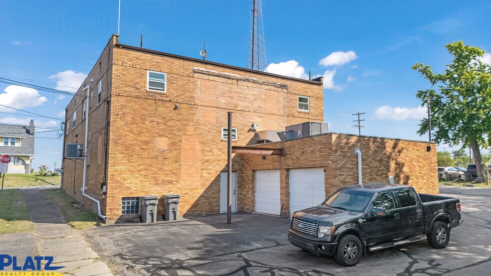 More Photos Of 3143 Mahoning Ave, Youngstown Storefront Retail Residential For Lease