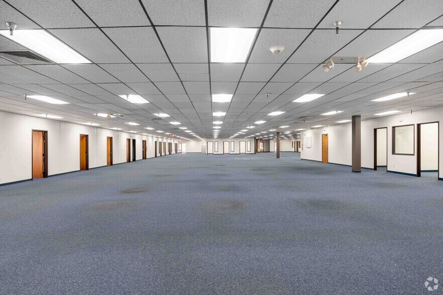 More Photos Of 809 Calle Plano, Camarillo Manufacturing For Lease