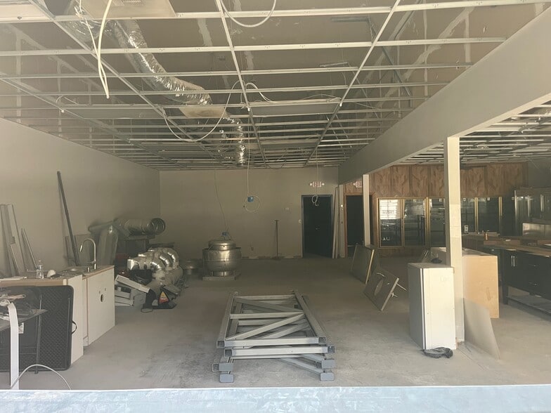 More Photos Of 414 N Hairston Rd, Stone Mountain Freestanding For Sale