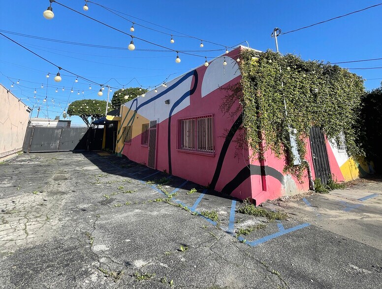 More Photos Of 1028 E Compton Blvd, Compton Storefront For Sale