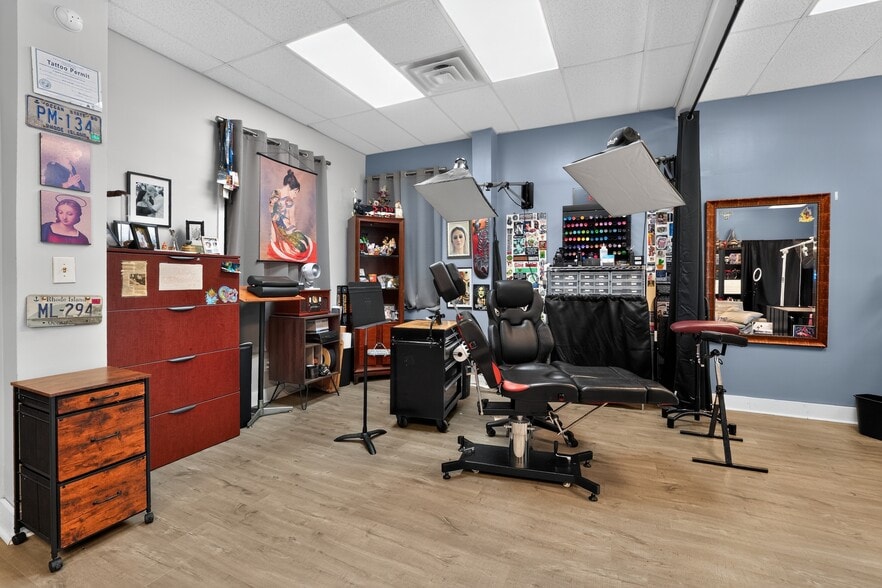 More Photos Of 594 E Chatham St, Cary Office For Sale
