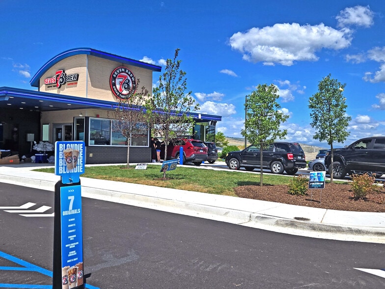 More Photos Of 1421 Freeport Rd, Natrona Heights Storefront For Sale