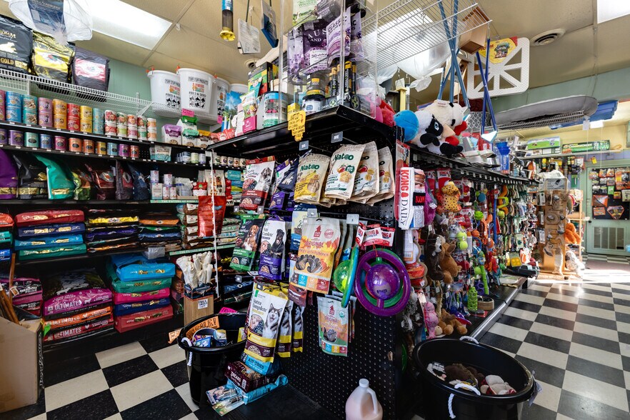 More Photos Of 307 Railroad Ave, Ashland Storefront Retail Residential For Sale