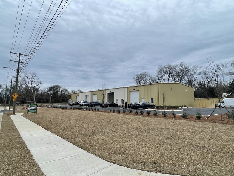 Primary Photo Of 904 E Russell St, Fayetteville Light Distribution For Lease