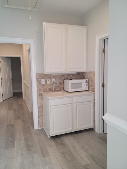 More Photos Of 1007 Weatherstone Pky, Woodstock Office For Lease