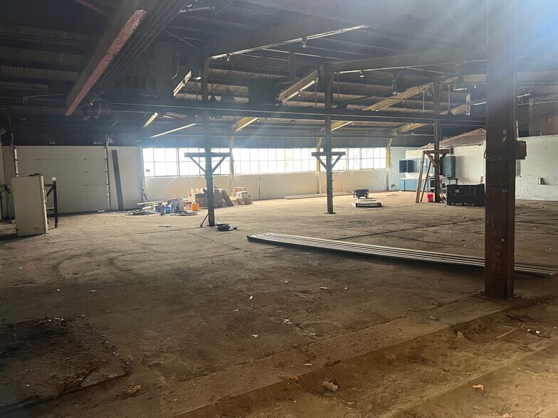 More Photos Of 812 N Beck St, Sebewaing Warehouse For Sale