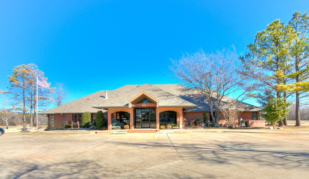 Primary Photo Of 1220 S Santa Fe Ave, Edmond Medical For Sale