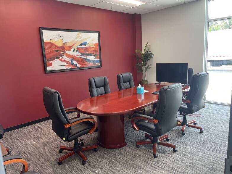 More Photos Of 6051 Southern Blvd S, West Palm Beach Distribution For Lease