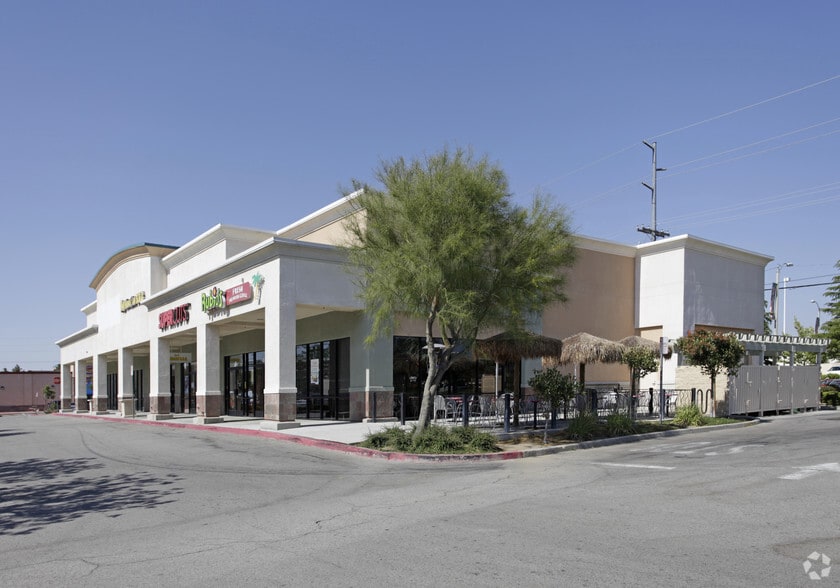 More Photos Of 39445 10th St W, Palmdale Storefront For Lease