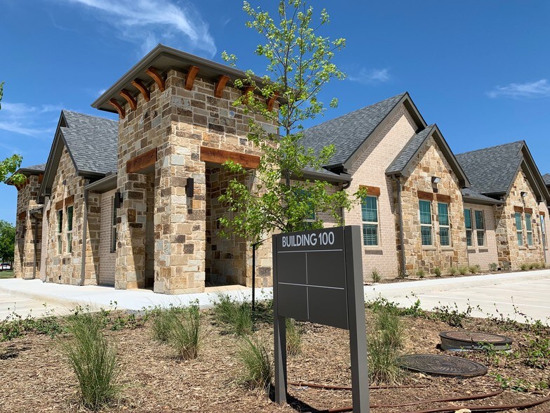 Primary Photo Of 2214 Emery St, Denton Medical For Sale