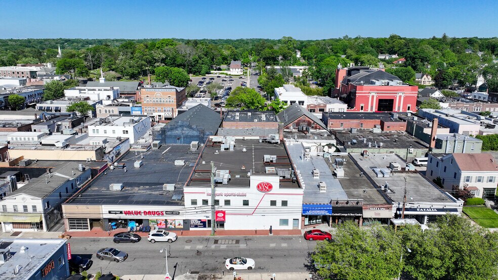 More Photos Of 349-351 New York Ave, Huntington Health Club For Lease