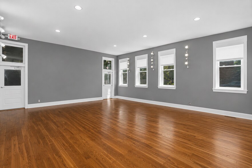 More Photos Of 4301 Arco Ave, Saint Louis Storefront Retail Residential For Lease