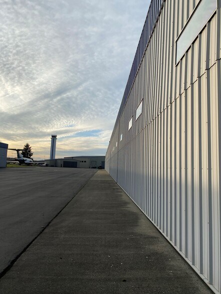 More Photos Of 9730 29th Ave W, Everett Airplane Hangar For Sale