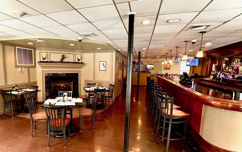 More Photos Of 3406 E Market St, York Restaurant For Lease