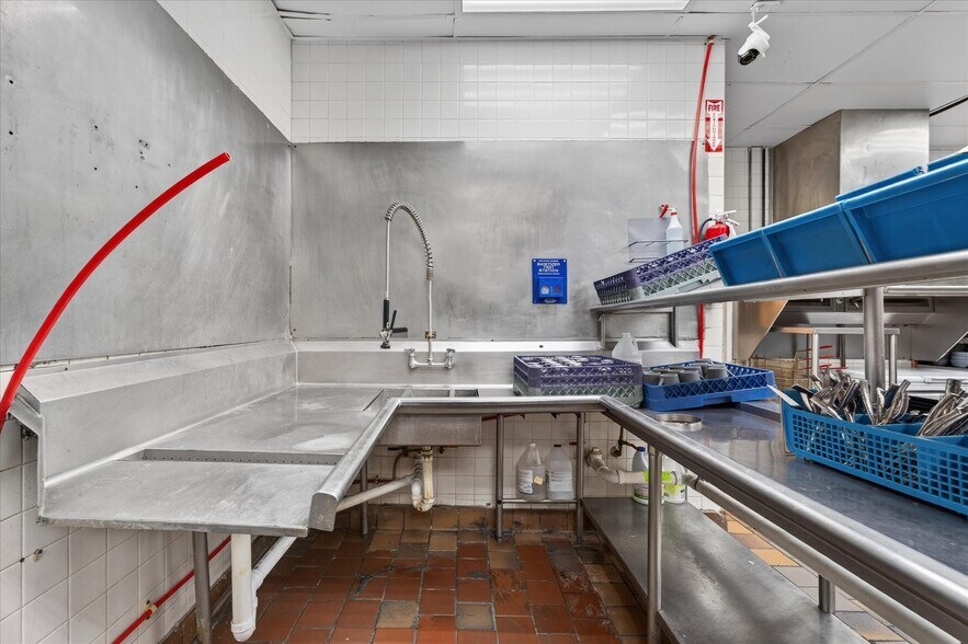 More Photos Of 4000 Fort Campbell Blvd, Hopkinsville Restaurant For Sale