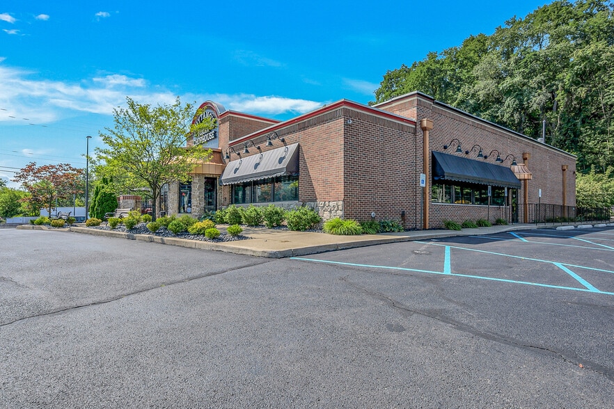 More Photos Of 821 Northern Blvd, Clarks Summit Restaurant For Sale