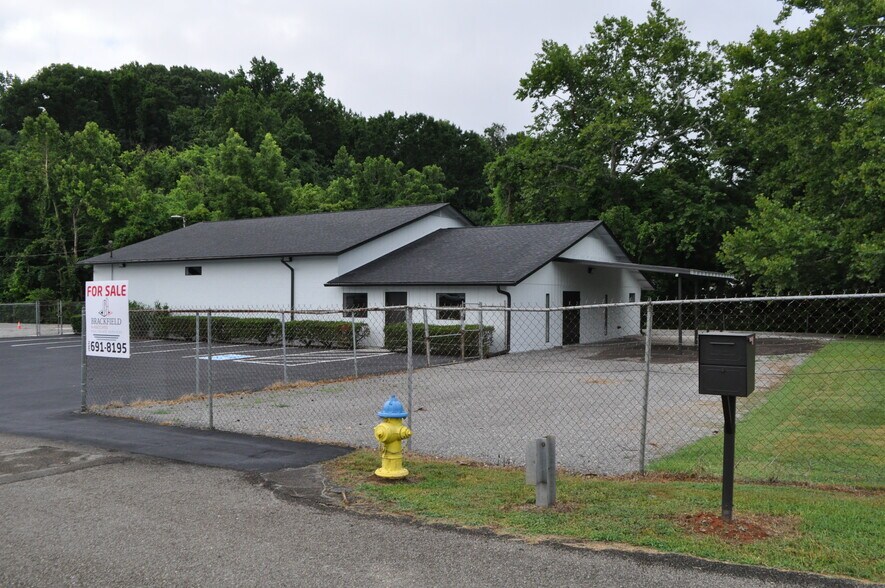 More Photos Of 4701 Hubbs Ln, Knoxville Office For Sale