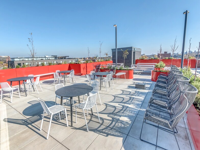 More Photos Of 7260 Rue Saint-Urbain, Montréal Office For Lease