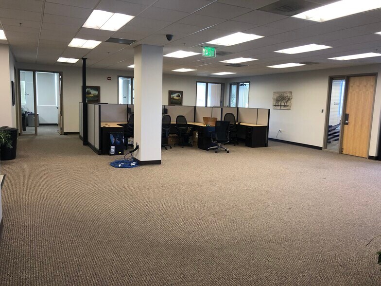 More Photos Of 2174 W Grove Pky, Pleasant Grove Office For Lease