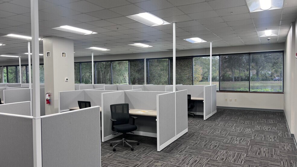 More Photos Of 4502 Woodland Corporate Blvd, Tampa Office For Lease
