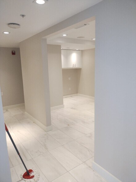 More Photos Of 1001 10th Ave S, Naples Office Residential For Lease