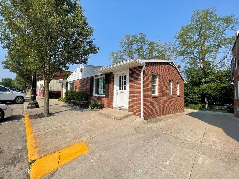 More Photos Of 242 Kent St, Portland Office For Sale