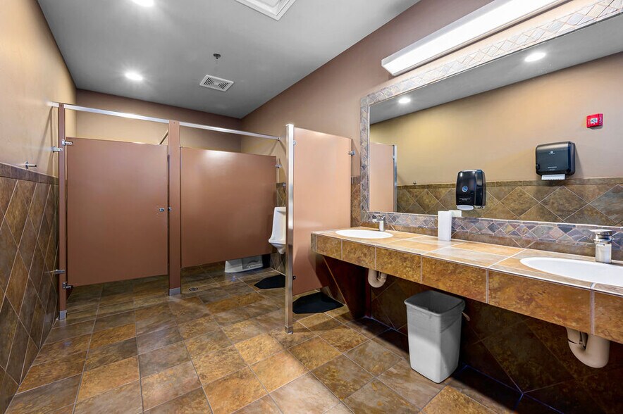 More Photos Of 2474 Patterson Rd, Grand Junction Office For Sale