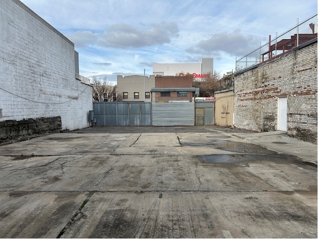 More Photos Of 22 Grattan St, Brooklyn Land For Lease