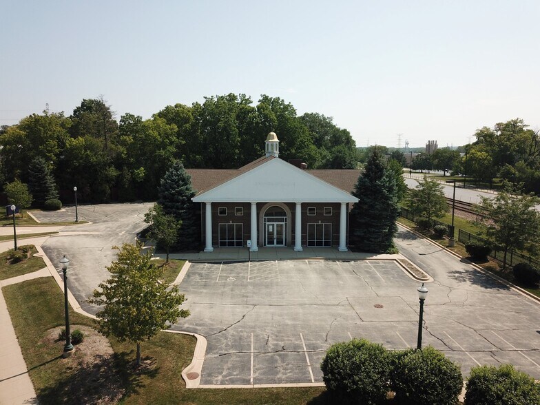 More Photos Of 25 W Main St, Cary Bank For Sale