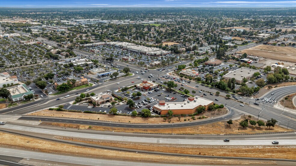 More Photos Of 739-779 Herndon Ave, Clovis Unknown For Sale