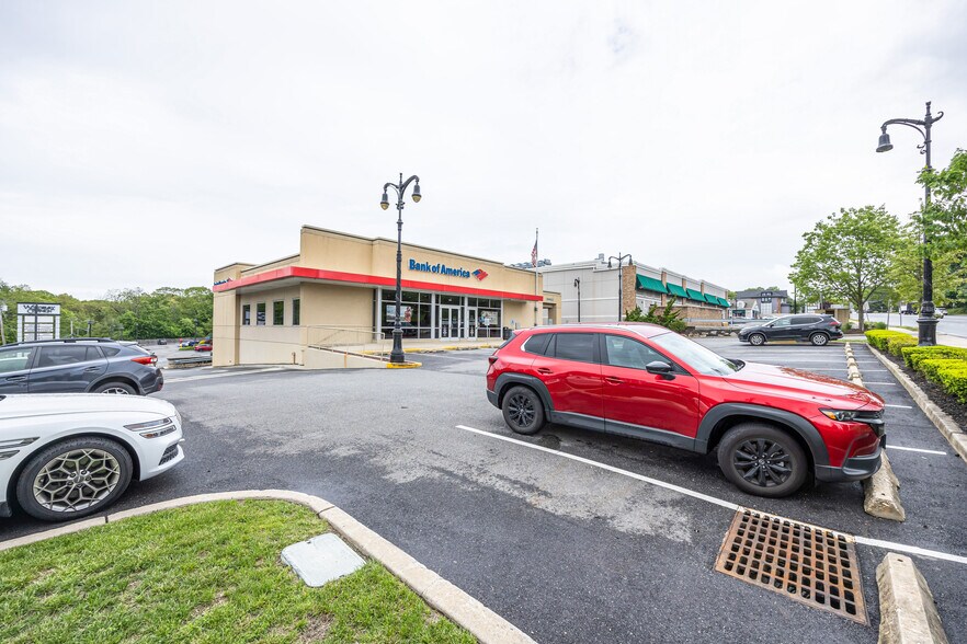 More Photos Of 8225 Jericho Tpke, Woodbury Bank For Sale