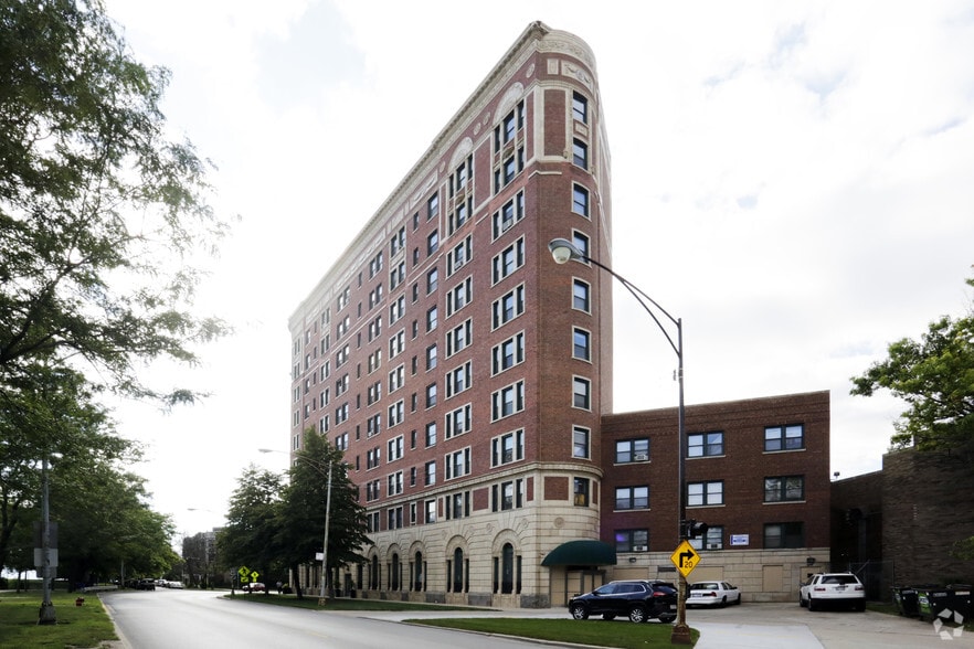 More Photos Of 7100 S South Shore Dr, Chicago Apartments For Lease
