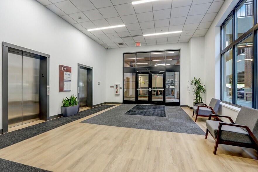 More Photos Of 500 W Silver Spring Dr, Glendale Coworking Space
