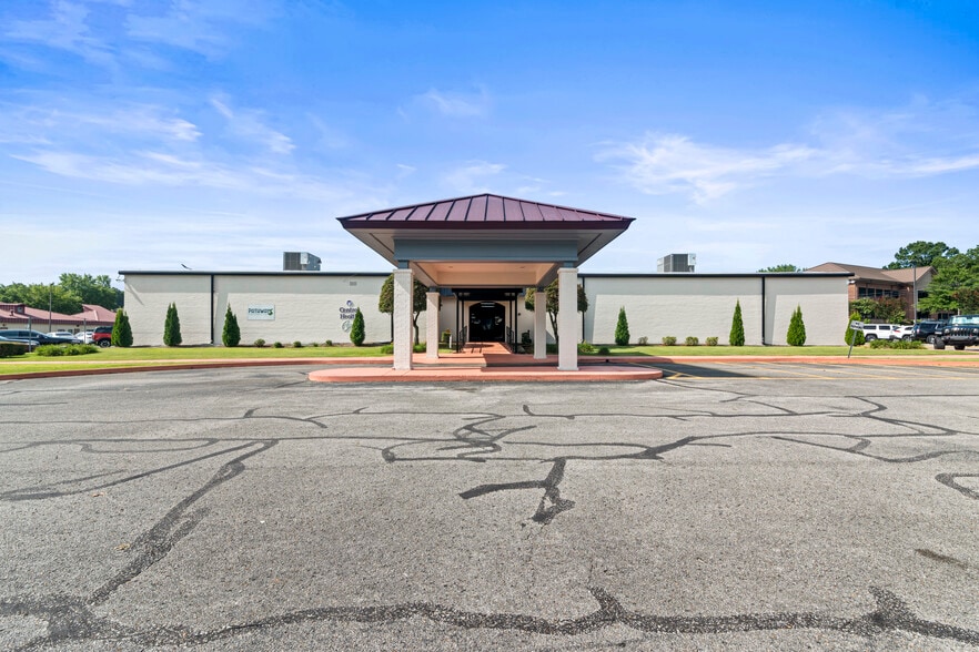More Photos Of 1005 W Market St, Athens Healthcare For Sale