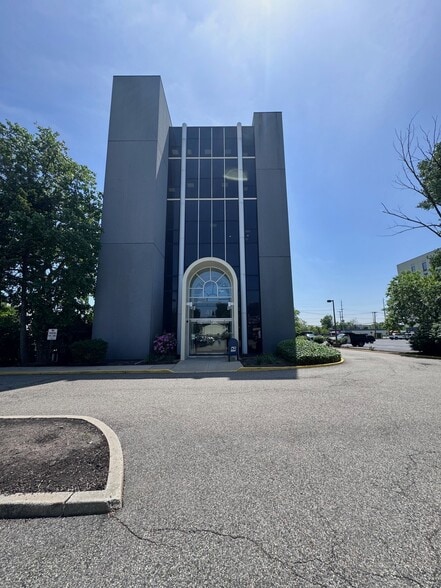 More Photos Of 411 State Route 17, Hasbrouck Heights Medical For Lease