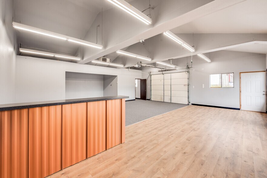 More Photos Of 360 S Burlington Blvd, Burlington Office For Sale