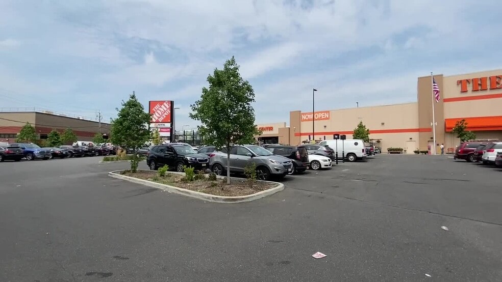 More Photos Of 59-11 Maurice Ave, Maspeth General Retail For Lease