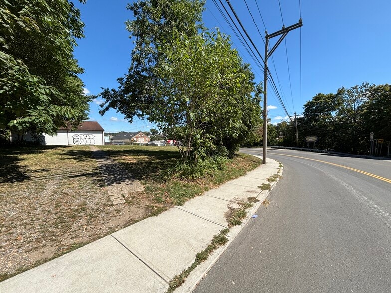 More Photos Of 35 Chapel St, Norwalk Land For Sale