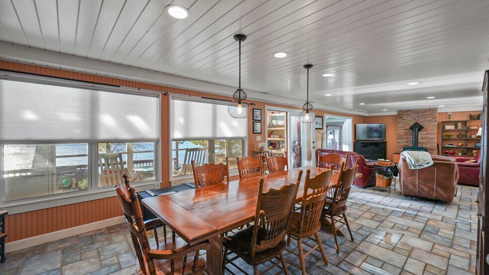 More Photos Of 1117 Dogwood Rd, Lake Ozark Multifamily For Sale