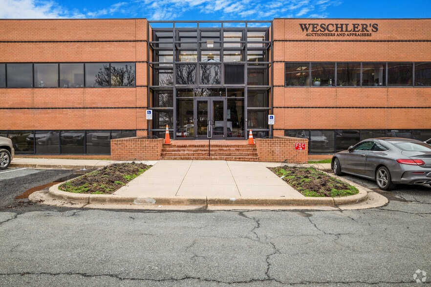 More Photos Of 40 W Gude Dr, Rockville Office For Sale