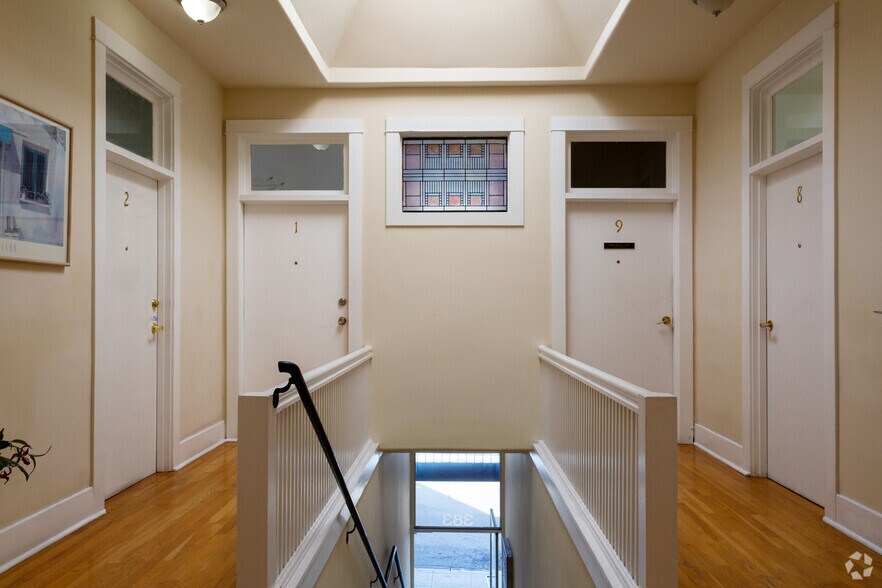 More Photos Of 381-385 W 6th St, San Pedro Storefront Retail Office For Lease